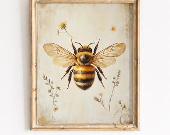 Può includere: Stampa incorniciata con un'illustrazione dettagliata di un'ape con le ali spiegate. L'ape è raffigurata in tonalità di giallo, marrone e nero, su uno sfondo color crema con accenti floreali. La cornice è color oro anticato.