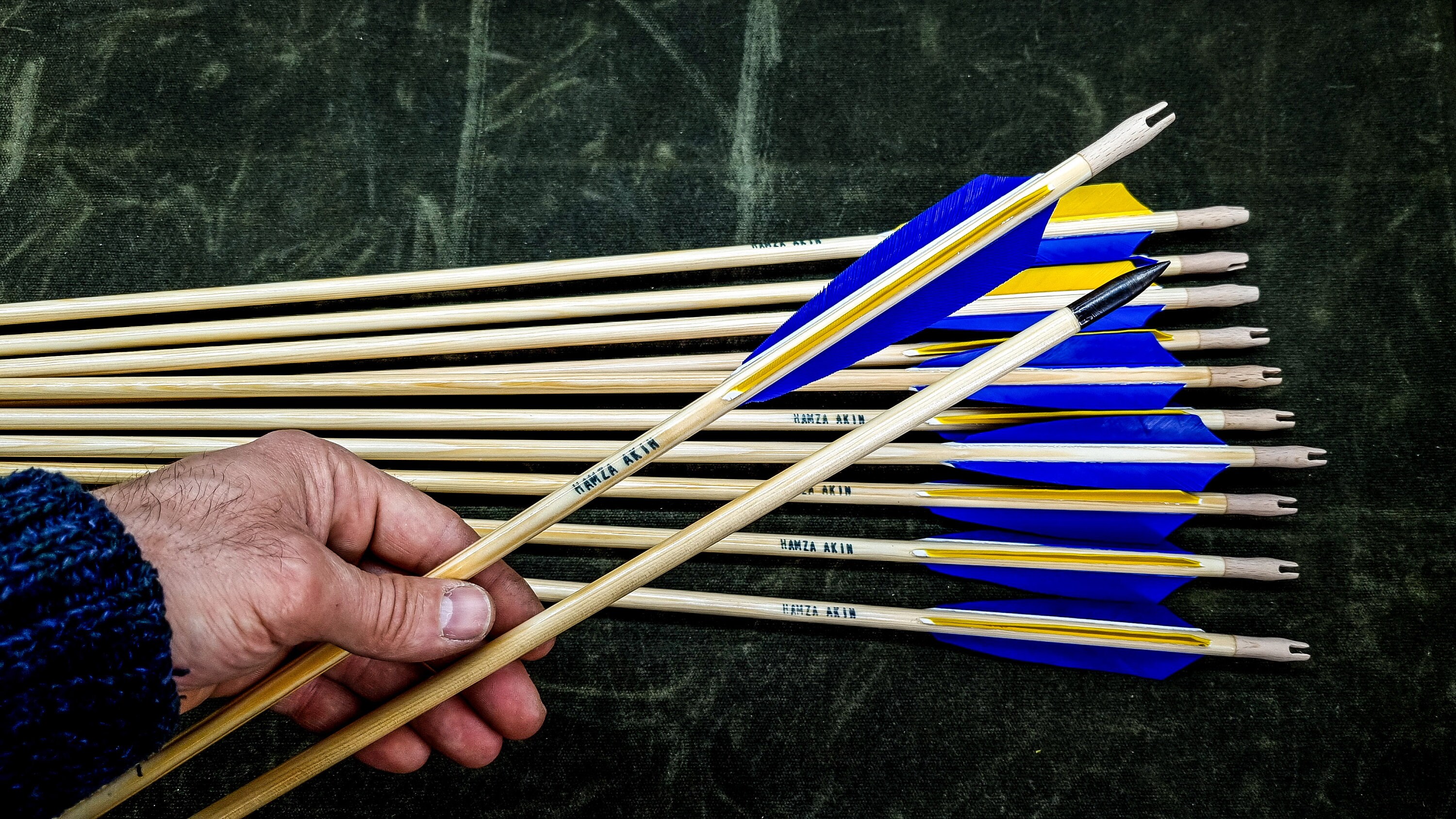 Traditional Arrows. 12 Piece. (standart Target Arrows Parallel Shafts ...