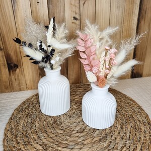 Vase | flower vase | Hand cast decoration | dried flowers | Dried flower decoration | Bouquet of dried flowers | candlestick