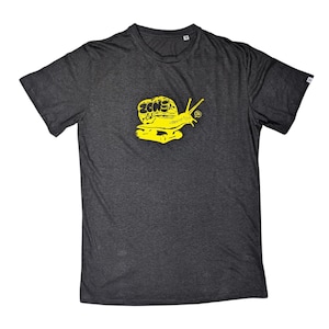 Ecological T-shirt in hemp and organic cotton 100% sustainable black with skate snail print