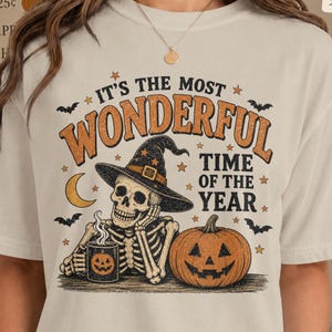 Koszulka lub bluza z nadrukiem "To najwspanialszy czas w roku" na Halloween, koszulka w stylu retro z motywem szkieletu i dyni