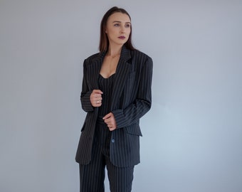 Blazer listrado oversized: paletó estilo boyfriend feminino