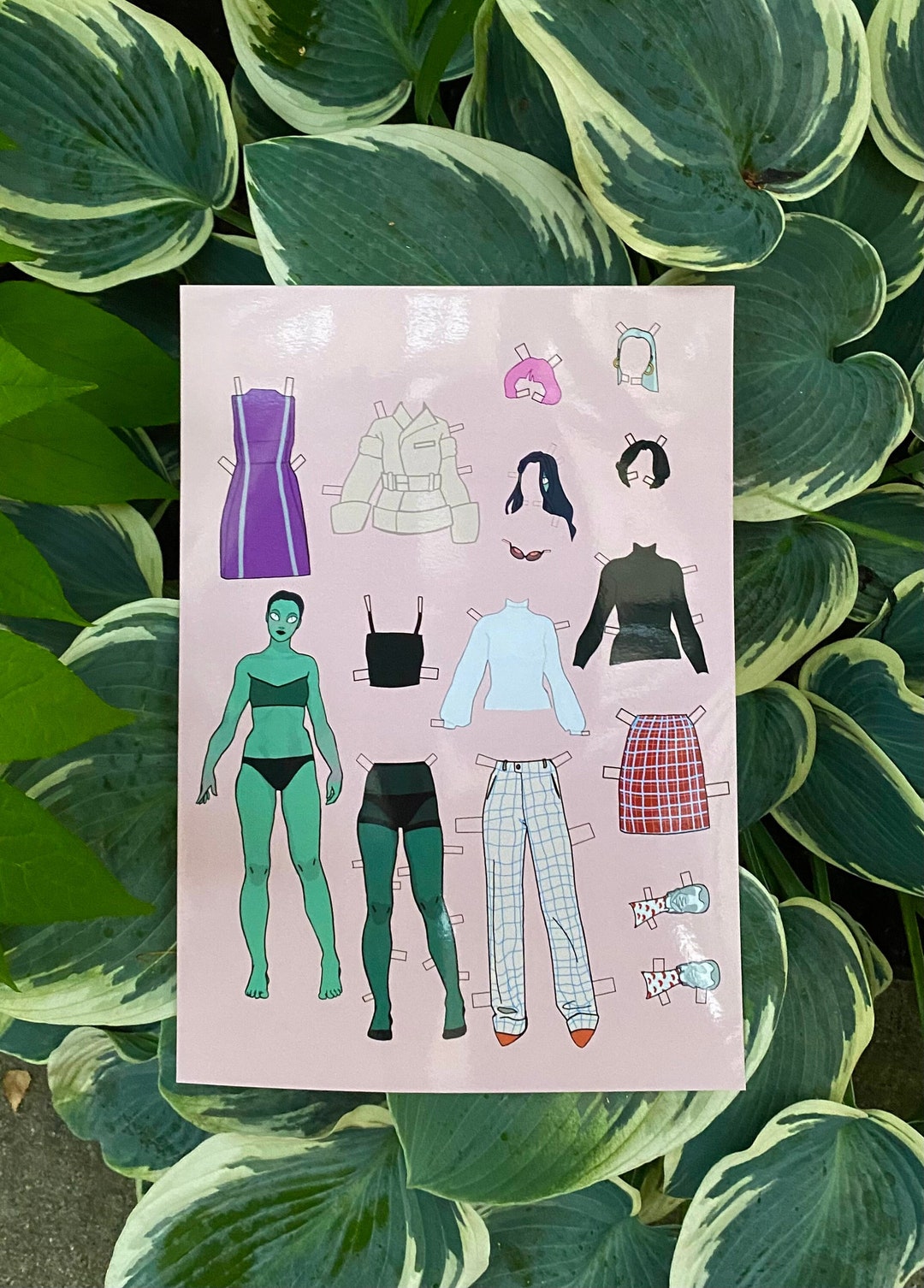 Printable modern paper doll originally drawn comic style - Etsy España