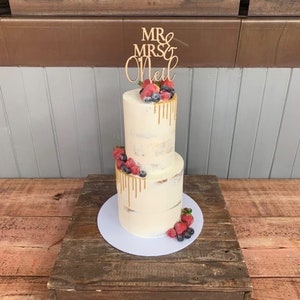 Mr & Mrs Cake Topper - Wood Cake Topper - Wedding Cake Topper - Rustic Wedding Cake Topper - Wood Wedding Cake Topper - Rustic Wedding Decor