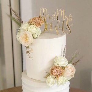 Wedding Cake Topper - Calligraphy Cake Topper - Gold Wedding Cake Topper Cake Decor - Wedding Details Mr & Mrs - Custom Wedding Cake Topper