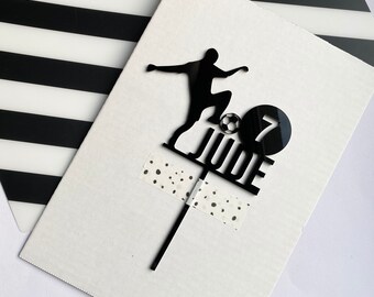 Decorazione per torta a forma di pallone da calcio - Accessori per torte - Decorazione per torta sportiva - Decorazione per torta a forma di pallone da calcio - Ciondoli per torte - Decorazione per torta per ragazzi - Compleanno per amanti del calcio