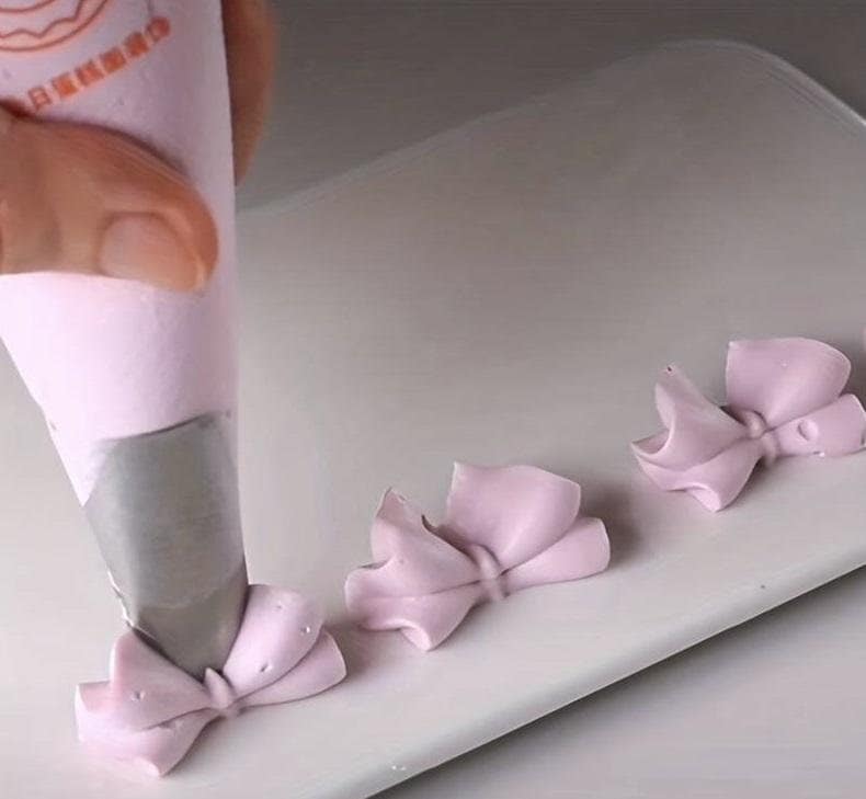 Großes Spritztüllen-Set Aus Edelstahl – 5 Spitzen + Spritzbeutel Für Kuchen, Cupcakes & Kekse