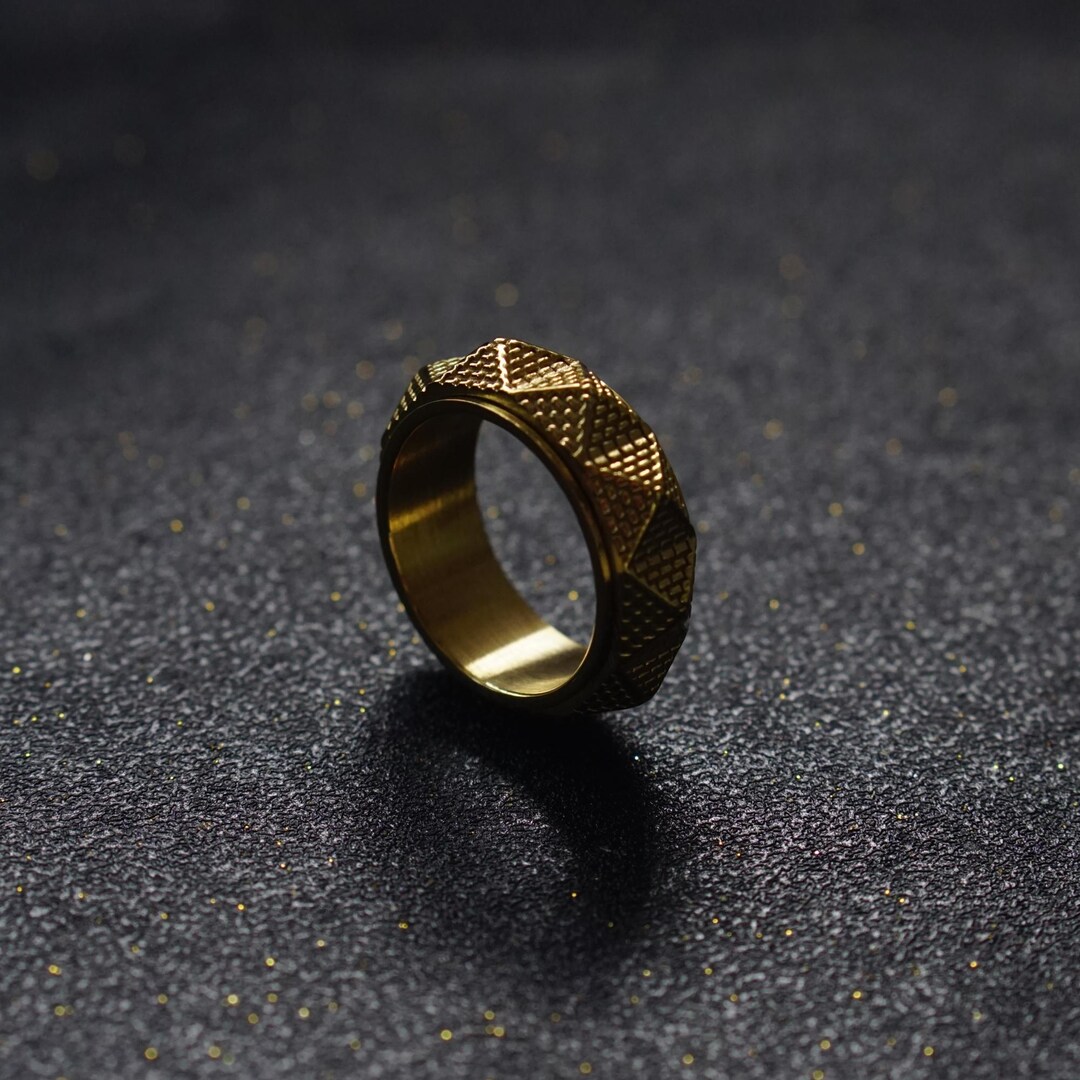 Rotating Fidget Ring Spinning Rings Retro Pyramid Ring Titanium Ring ...