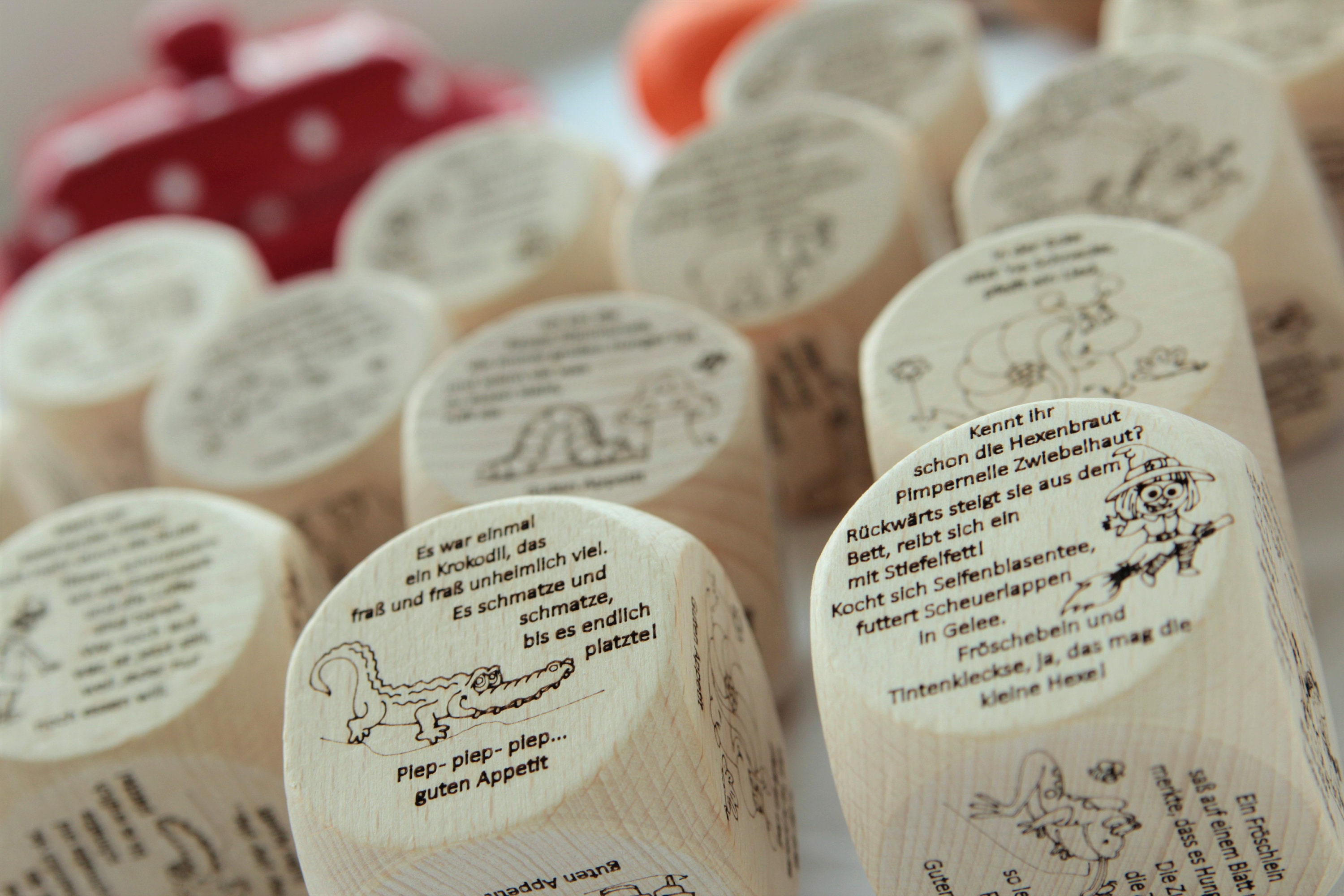 Personalisierbarer Tischspruchwürfel aus Holz, Würfel Sprüche