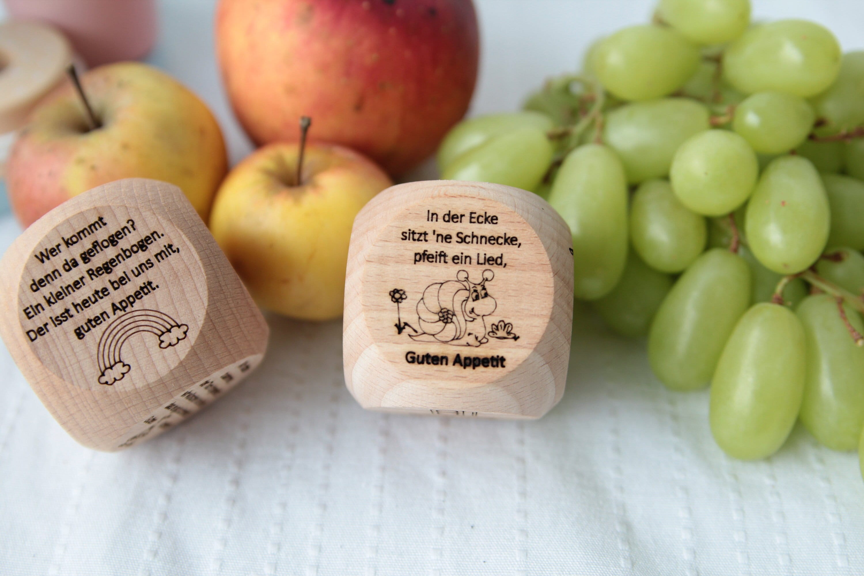 Tischspruchwürfel Mini für Kinder aus Holz mit Comic Bildern, Würfel