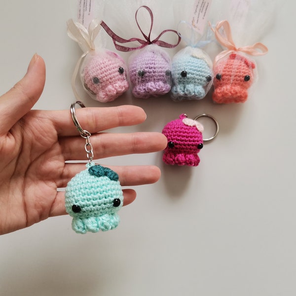 Porte-clés personnalisé Amigurumi Octopus, Crochet Octopus Keychain Cadeau, Sac fait à la main Accessoire Cadeau pour maman