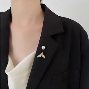 Schmuck Brosche Elegante Brosche Moderne Brosche vintage klassische Brosche Perle Brosche Clip per abbigliamento in oro spilla elegante