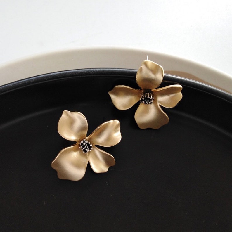 Schmuck elegant earrings Gold earrings Ohrringe Gold chic earrings flower earrings floral matt Gold Ohrstecker gold Silver 925 image 3