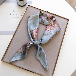 Scarf Boutique britische elegante Halstücher silk scarf Lux scarf quadratische Seidentücher multifunktionaler Seidenschal