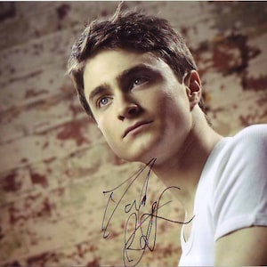 Daniel radcliffe signed photo w/ hologram coa