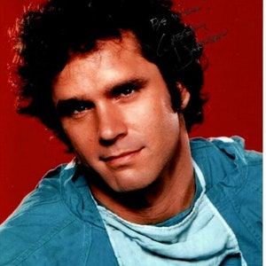 Gregory Harrison signed 8x10 trapper john, m.d. dr. gonzo gates photo w/ hologram coa