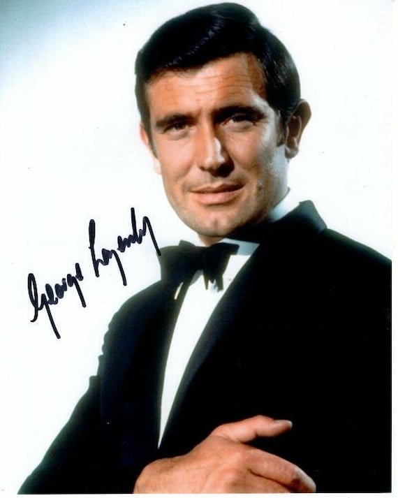 007 リビングデイライツ　直筆サインフォトプロダクションズ ジェームズ・ボンド 007 リビング・デイライツ】ティモシー・ダルトンの四代目ニュー