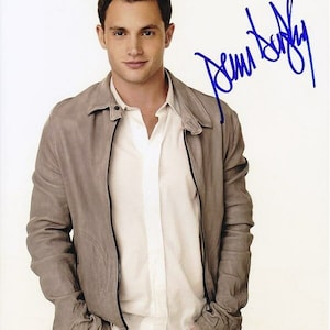 Penn Badgley signed 8x10 photo w/ hologram coa