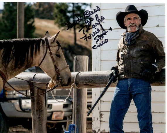 フォリー・J・スミスのサイン入りタンクガール 8x10 イエローストーン