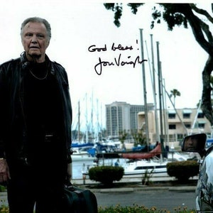 Jon voight signed ray donovan mickey photo w/ hologram coa
