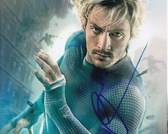 アーロン・テイラー＝ジョンソン直筆サインミニポスター