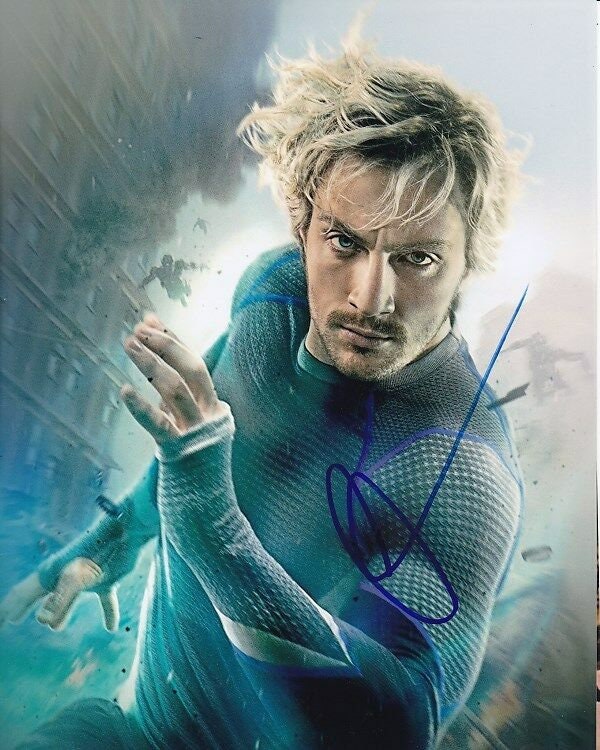 アーロン・テイラー＝ジョンソン　直筆サイン　ミニポスター アーロン・テイラー＝ジョンソン直筆サインミニポスター