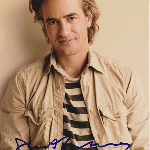 Dermot Mulroney signed 8x10 photo w/ hologram coa