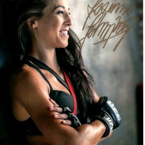 Joanna jedrzejczyk signed ufc photo w/ hologram coa