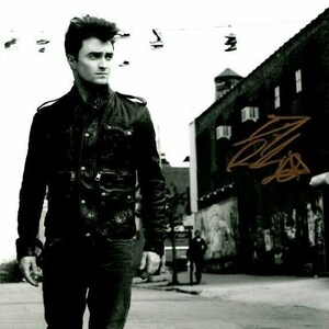 Daniel radcliffe signed photo w/ hologram coa