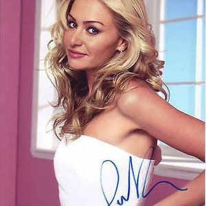Portia de rossi signed photo w/ hologram coa