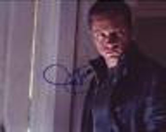 Jeremy renner signed the bourne legacy ( jason ) photo w/ hologram coa
