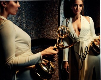 Jodie Comer signed 8x10 EMMY photo w/ hologram COA