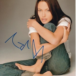 Angelina Jolie signed 8x10 photo w/ hologram coa