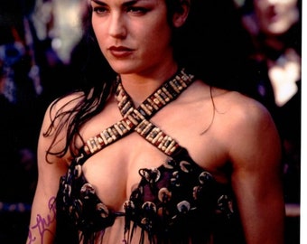 Tsianina Joelson signed 8x10 Xena Warrior Princess Varia photo w/ hologram COA