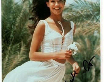 フィービー・ケイツ直筆サイン入り超 大型写真…パラダイス ① Amazon.co.jp: フィービーケイツ直筆サイン入り超 大型写真