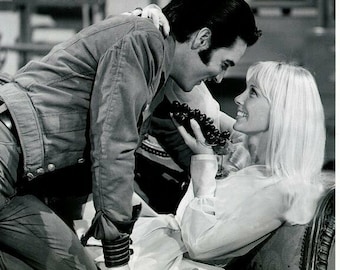 Susan henning signed w/ elvis presley '68 comeback special photo w/ hologram coa