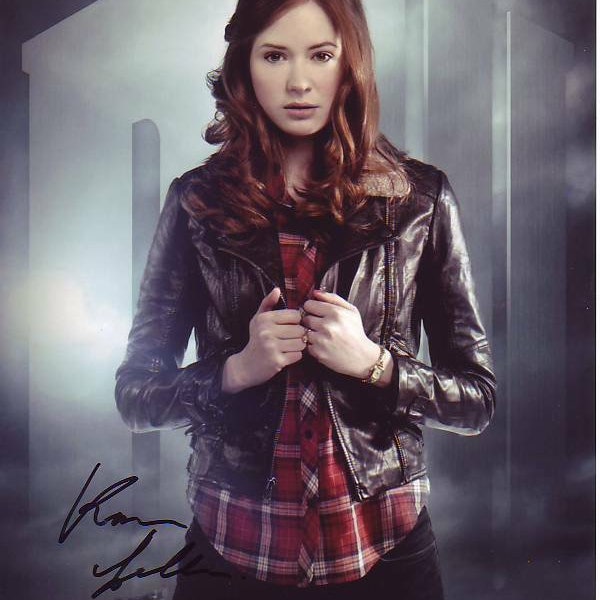 Karen Gillan signed 8x10 doctor who amy pond photo w/ hologram coa