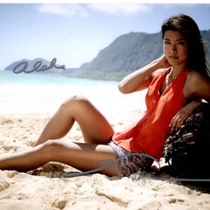 Grace Park signed 8x10 Sexy Hawaii Beach photo w/ hologram COA image 1