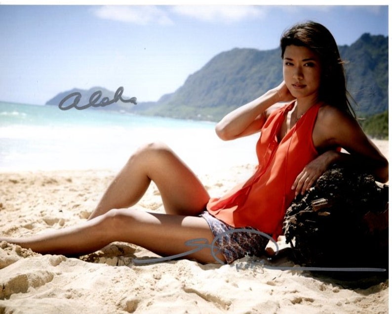 Grace Park signed 8x10 Sexy Hawaii Beach photo w/ hologram COA image 1