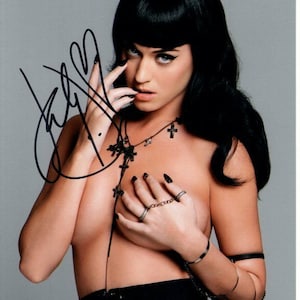 Katy Perry signed 8x10 photo w/ hologram coa
