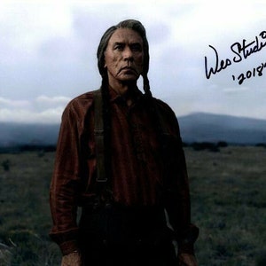 Wes studi signed hostiles chief yellow hawk photo w/ hologram coa