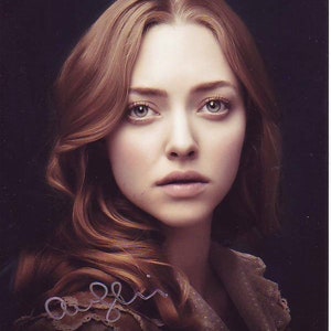 Amanda Seyfried signed 8x10 les miserables photo w/ hologram coa