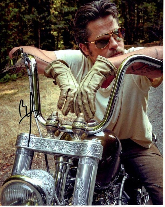 ブラッド・ピットのサイン入り8x10バイク写真(ホログラム証明書 ブラッド・ピットのサイン入り8x10バイク写真(ホログラム証明書