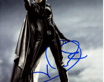 Halle Berry signed 8X10 X-Men Storm photo w/ hologram coa