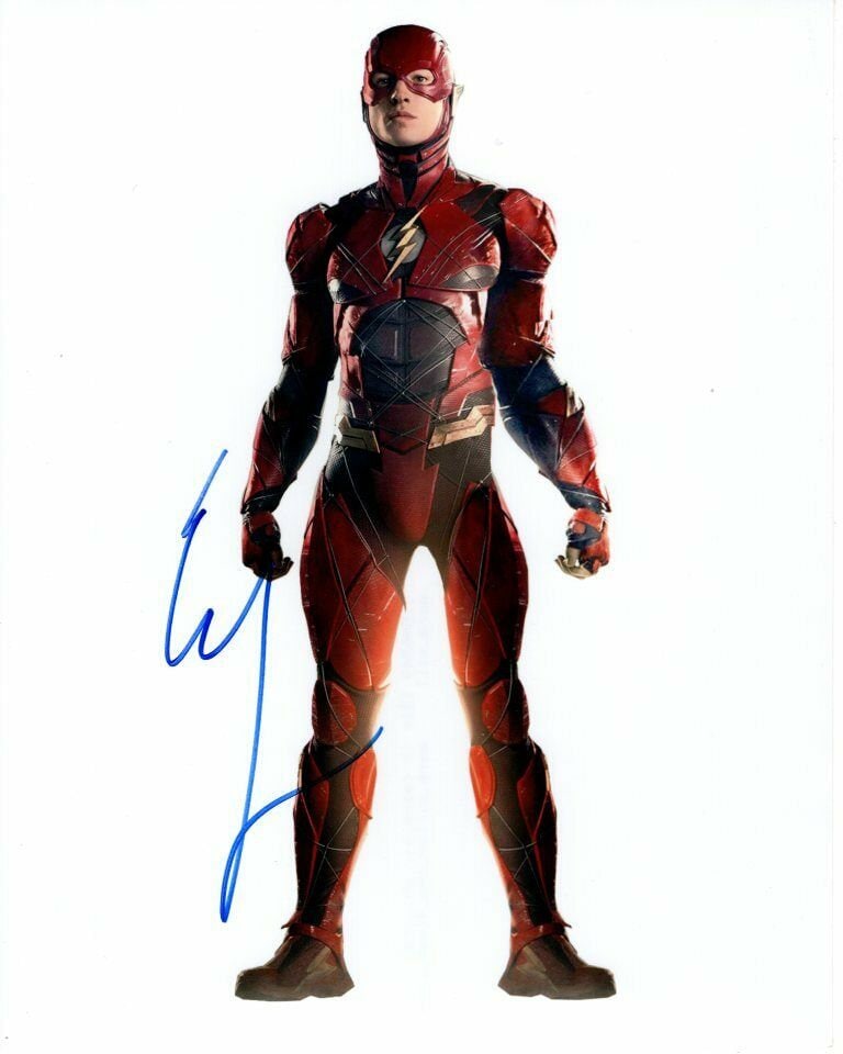 エズラ・ミラーのサイン入り 8x10 ジャスティス・リーグ フラッシュ 