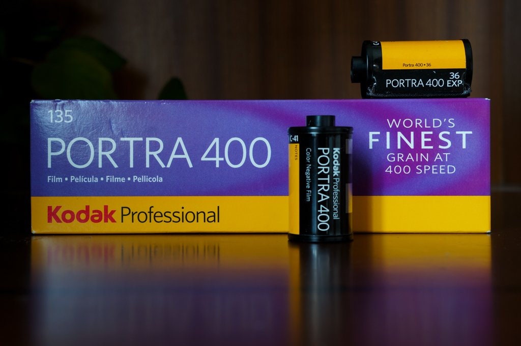Kodak Professional Portra 400 Color Negative Film (35mm Roll Film, 36  Exposures