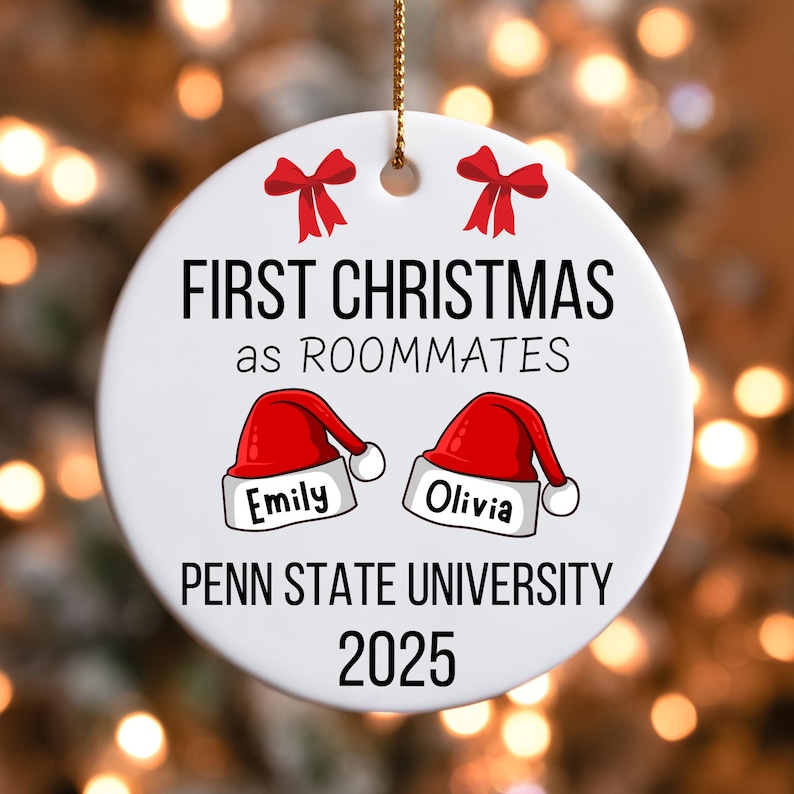 Custom College Roommate Ornament 2025 • Personalized Santa Hat Christmas Gift • Best Friends College Ornament Roommate Christmas Gift imagem 1