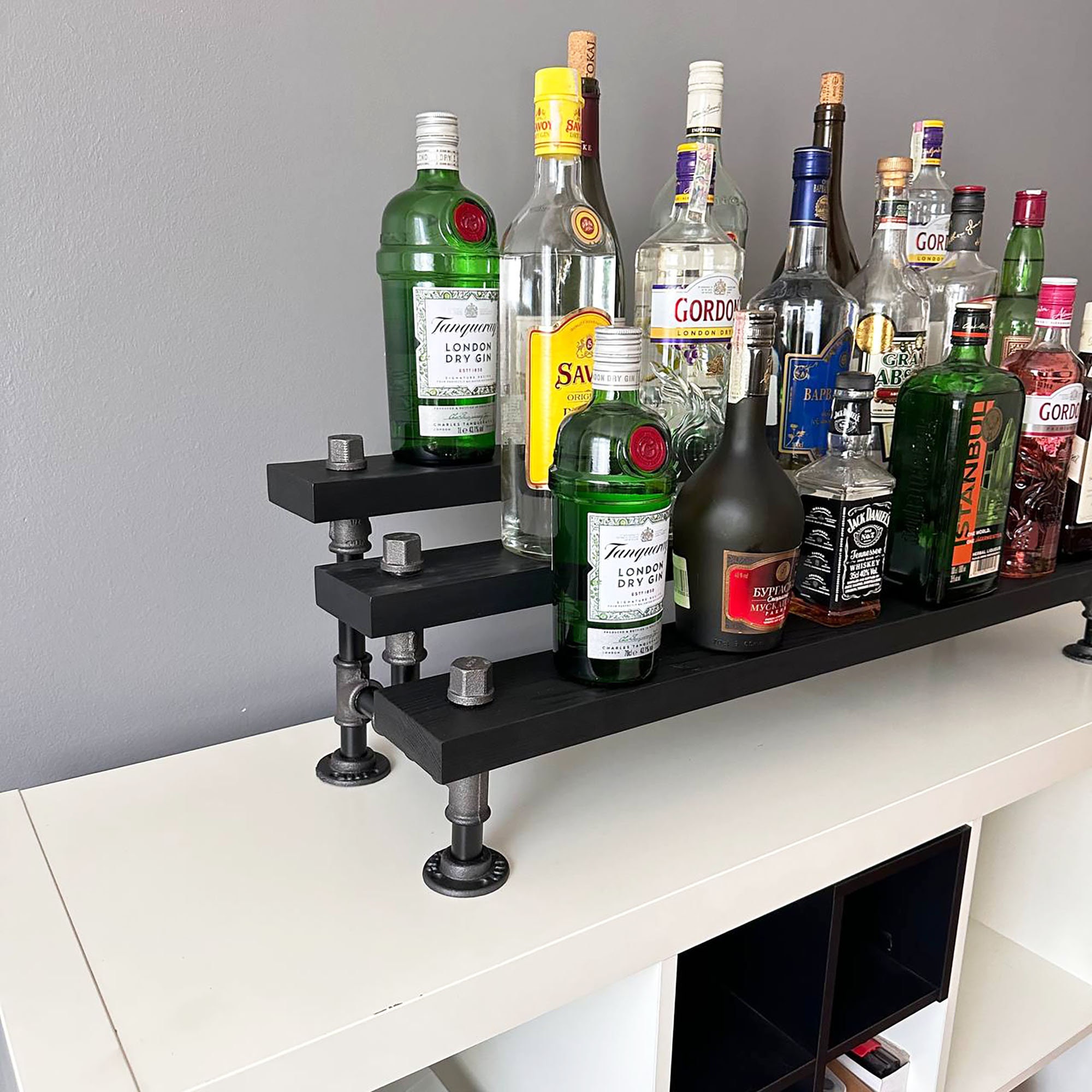 VEVOR Espositore per bottiglie di liquori illuminato a LED, 3 ripiani da 61 cm, supporta USB