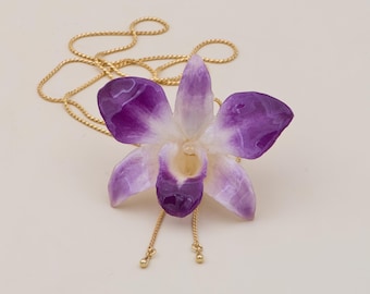 Handmade necklace with real orchid in resin – purple white blossom – adjustable chain – floral jewelry – gift for women