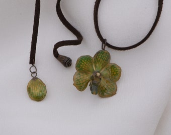 Jewelry pendant with real mini orchid, green-yellow-beige orchid, orchid pendant, jewelry orchid, orchid necklace, orchid,